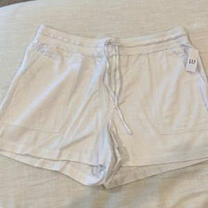 GAP factory shorts. Size large. NWT.